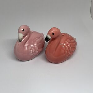 Cracker Barrel Ceramic Flamingo Salt + Pepper New Tropical